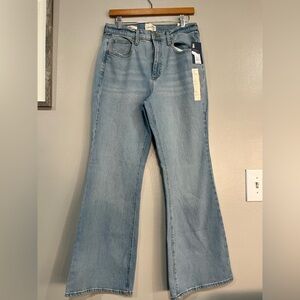Women’s High Rise Flare Jeans.  Light Wash.  10 S